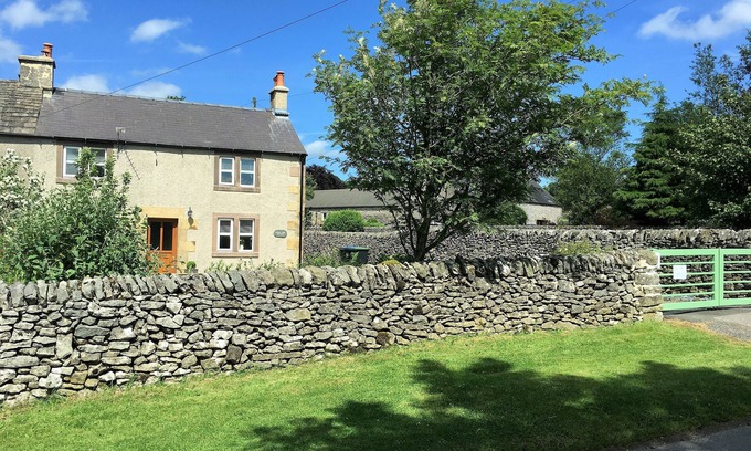 Newton Grange Cottage | Characterful , pet friendly cottage ,sleeps 4 ,stunning views ,village location.