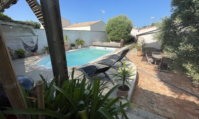 Salles sur Mer House | Charentaise house 135m2, 3 bedrooms with garden and pool 5 min from the sea.