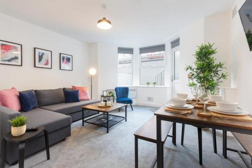 Blackpool Town Center Apartment | Charles Alexander Short Stay - Charnley House Apartments