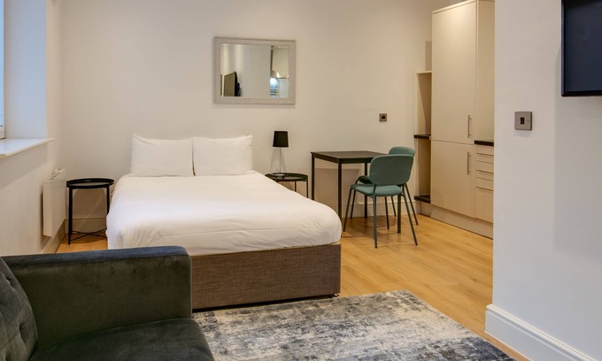 Swindon Apartment | Charles Hope Apartments Swindon