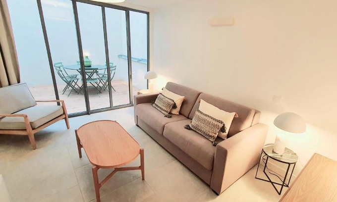 Arsenal Apartment | Charles V