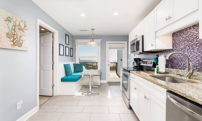 Folly Beach Apartment | Charleston Coast Vacations 'Couples' @ Cabana Blue