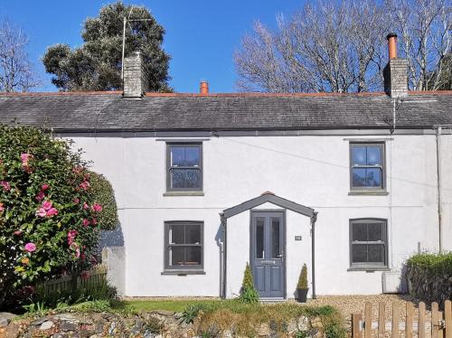 Charlestown House | Charlestown cottage, Woodburner, Gardens & Parking