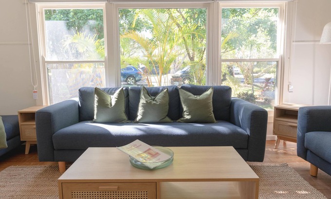 Byron Bay House | Charlies - Self contained 3 bedroom home in heart of Byron Bay. Pet Friendly.