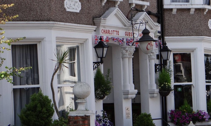 West Hampstead House | Charlotte Guest House