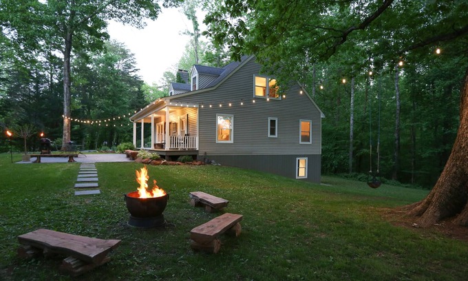 Charlottesville House | Charlottesville Retreat for Family & Friends