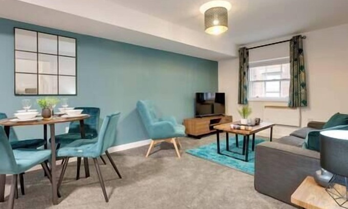 Newcastle-upon-Tyne Apartment | Charltons Bonds Apartments 2A - By Week2Week