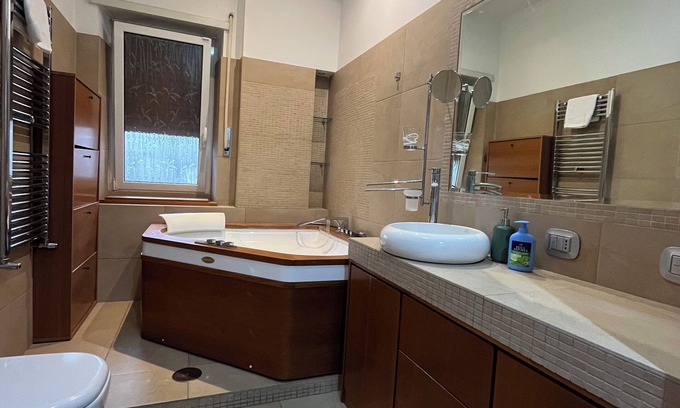 Quartiere XXVII Primavalle Apartment | Charm Apartment Rome Gemini - Relax Jacuzzi