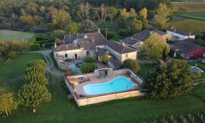 Saint-Michel-de-Montaigne House | Charming house, gite with swimming pool between Dordogne and Saint-Émilion