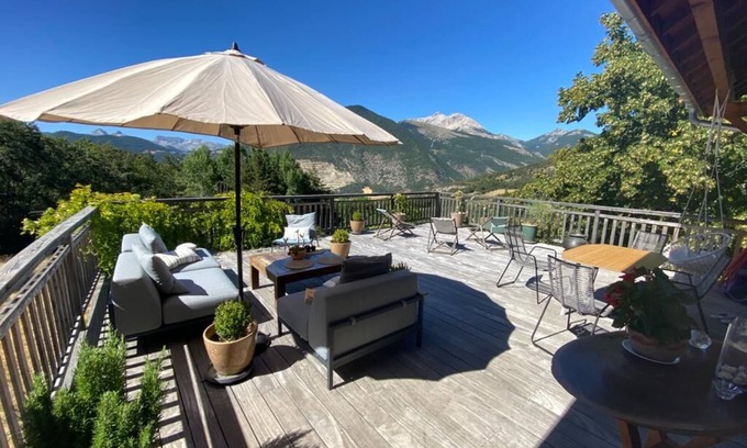 Furmeyer Ski Chalet | Charm, luxury, and nature in the mountains of Provence