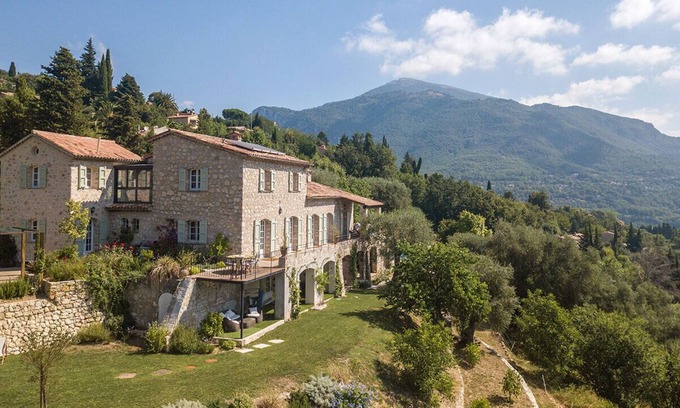Le Bar-sur-Loup Villa | Charm, luxury, stunning views, spacious villa with heated pool, aircon and games