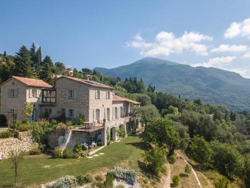 Le Bar-sur-Loup Villa | Charm, luxury, stunning views, villa with pool