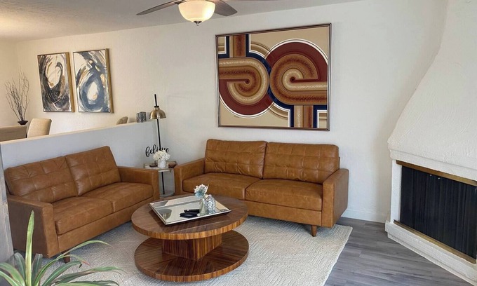 Litchfield Park House | Charm of Old Litchfield- No Chores!