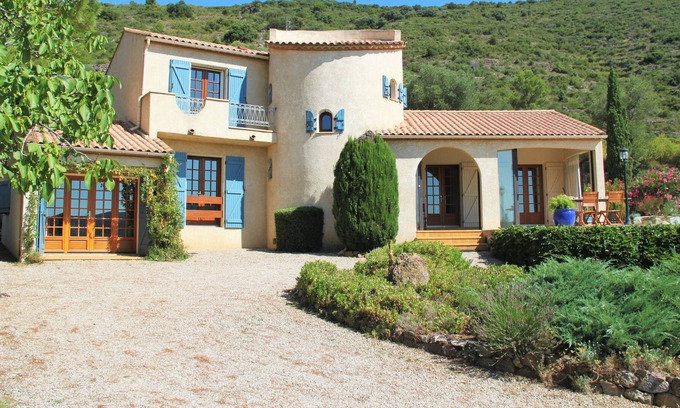 Roquebrun House | Charm, view and comfort.