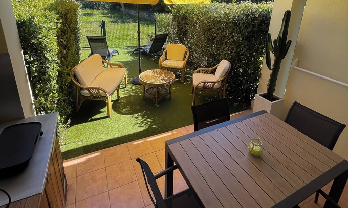 Les Issambres Apartment | Charmant 2 Pièces Avec Jardinet