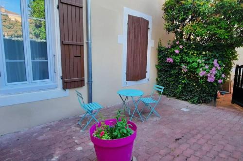 Chalon-sur-Saone Apartment | Charmant appartement centre ville avec cour