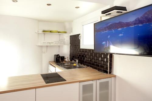 Quartier de Rochechouart Apartment | Charmant appartement - 4 couchages à proximité d'Opéra et des métros