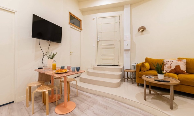 Quartier de la Folie-Mericourt Apartment | Charmant appartement moderne haut marais - 4P