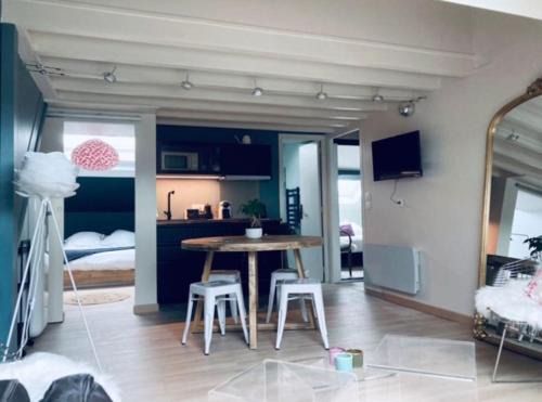 Hastings Apartment | Charmant duplex centre historique Abbaye aux hommes