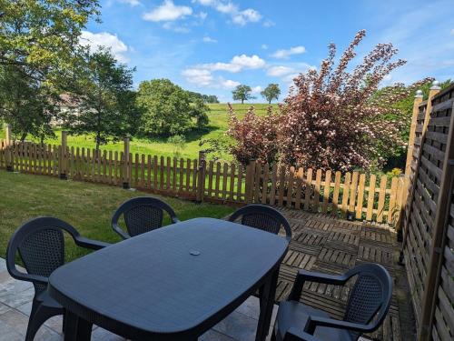 Plombieres-les-Bains House | Charmant gîte en forêt avec terrasse et Wifi à Plombières-les-Bains - FR-1-589-769
