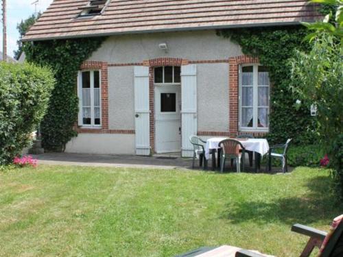 Neung-sur-Beuvron House | Charmant gîte rénové, idéal randonneurs, proche châteaux & 200 km de chemins – 3 ch, jardin, parking - FR-1-491-371