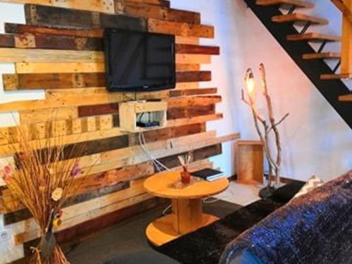 Le Tholy House | Charmant meublé au calme, proche cascades, randos, chevaux, parking et terrasse privée, WiFi gratuit - FR-1-589-365