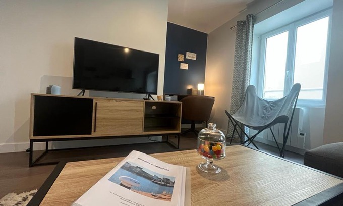 Cherbourg-en-Cotentin Apartment | Charmant Souplex Centre Ville