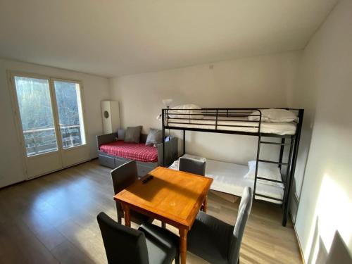 Laguiole Apartment | Charmant studio à Laguiole avec vue montagne 27 m²