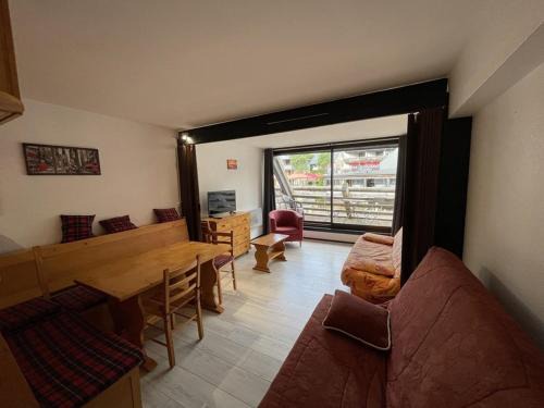 Laveissiere Apartment | Charmant studio au coeur de la station, balçon exposé, idéal pour 4 personnes - FR-1-787-7