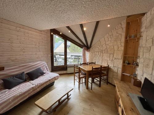 Laveissiere Apartment | Charmant studio avec balcon, au pied des pistes et commerces à Laveissière - FR-1-787-44