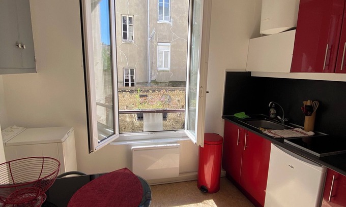 Downtown Le Havre Apartment | Charmant Studio