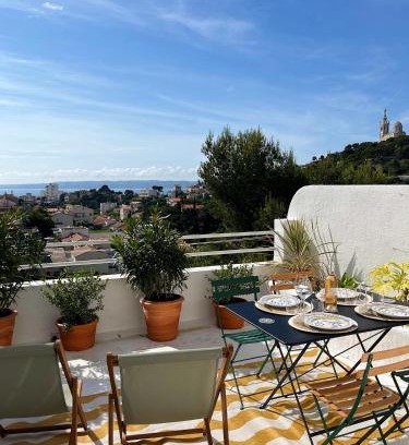 Roucas-Blanc Apartment | Charmant studio-terrasse vue mer