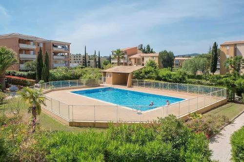 Le Lavandou Apartment | Charmant T2 piscine proche plage
