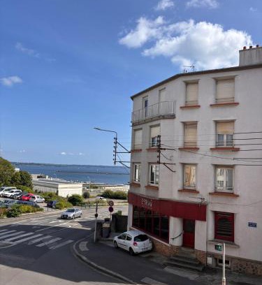 Rive Droite Apartment | Charmant T3 Vue Mer & Confort en Plein Centre