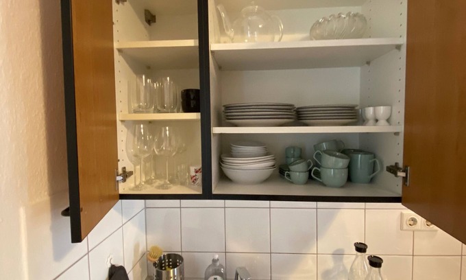 Wersten Apartment | Charmante Altbauwohnung mit Großem Idyllischem Garten in Ruhiger Lage