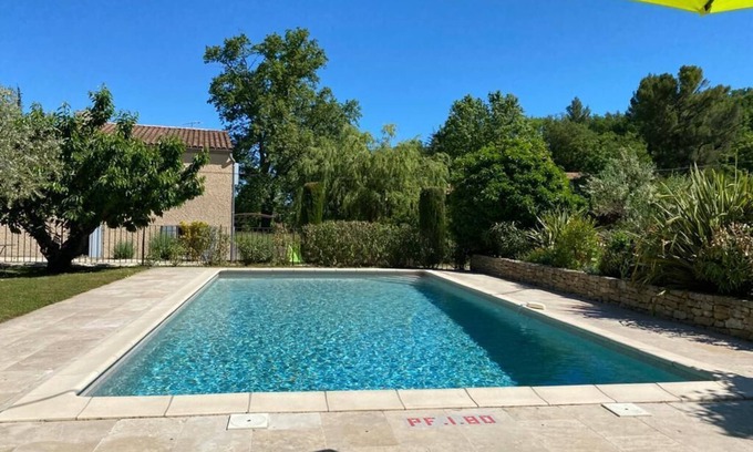 Venasque Bed & Breakfast | Charmante Chambre D'hôte au Coeur de la Provence à Venasque