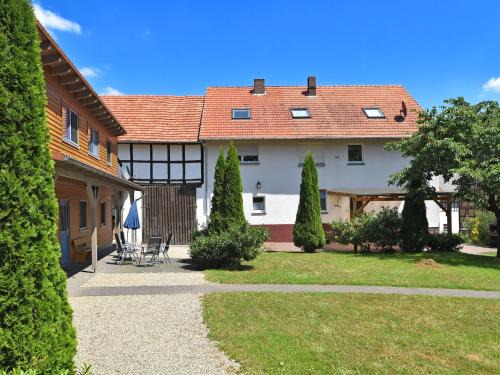 Bad Wildungen Apartment | Charmante Ferienwohnung mit Garten in Hüddingen