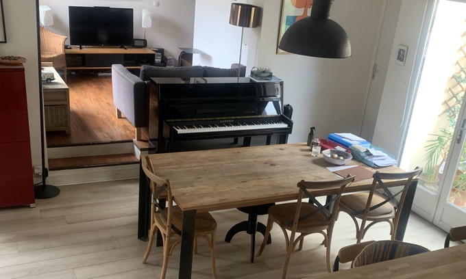Colombes House | Charmante Maison à 12 Minutes de Paris Depuis la Gare de Colombes