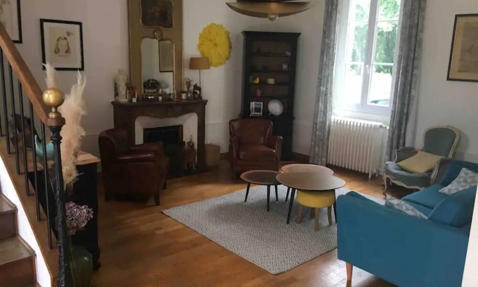 Laval House | Charmante Maison Ensoleillée Avec Jardin