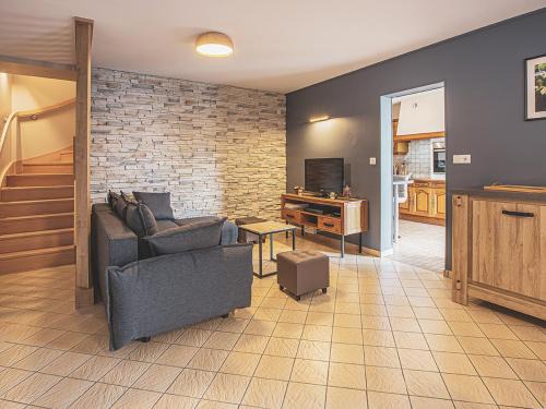 Sambin House | Charmante Maison Familiale au Cœur des Vignobles avec Terrasse, Proche des Châteaux et ZooParc de Beauval - FR-1-491-341