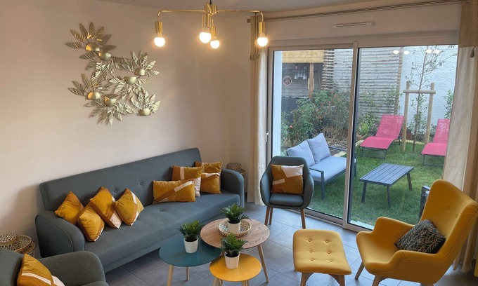Saint-Nazaire House | Charmante Maison Familiale Entre Plage et Parc