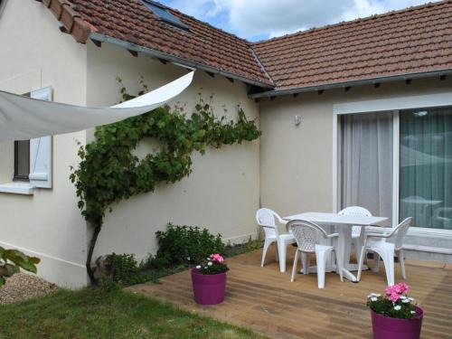 Montbazon House | Charmante maisonnette avec jardin, proche des châteaux de la Loire et de Tours - FR-1-381-230