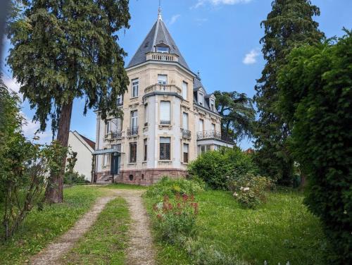 Soultz-Haut-Rhin Apartment | Charmante Villa Historique Avec Jardin