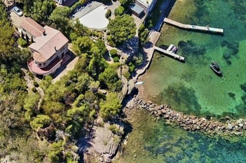 Agay Villa | Charmante Villa Provençale pieds dans l'eau avec piscine et plage privée