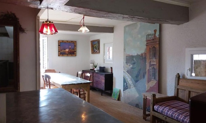 Aramon Apartment | Charme centre historique 17e siècle
