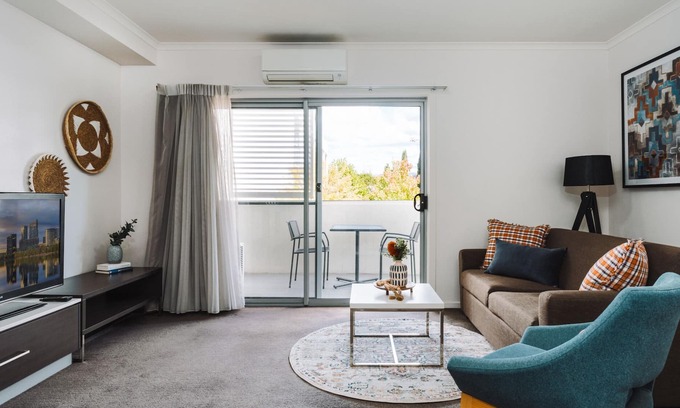 Greenway Apartment | Charming 1-Bed by South Point Shops