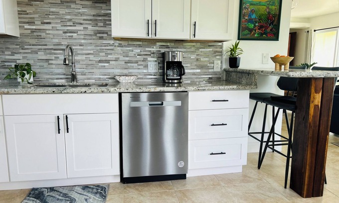 Green Cay Apartment | Charming 1-bedroom apartment in Christiansted overlooking the Caribbean Sea