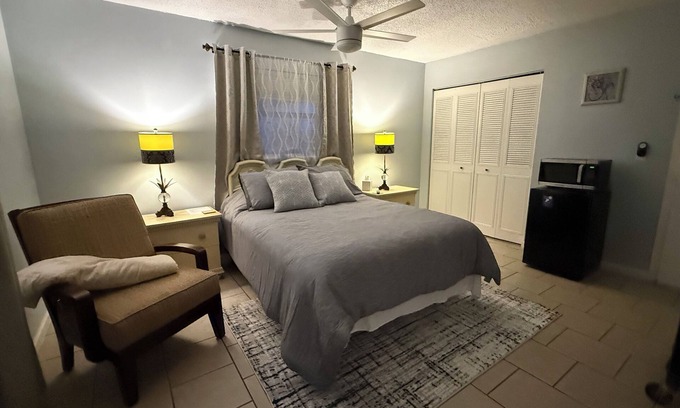 Ocala Villa | Charming 1 bedroom, 1 bathroom Villa with Private Entry in Ocala-AC, TV, Coffee
