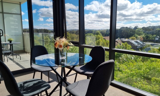 Bruce Apartment | Charming 1-bedroom apartment in marvelous Belconnen with views of lake