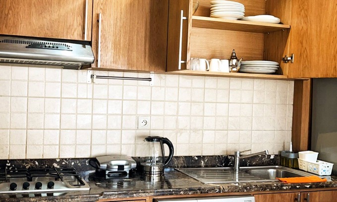 Tamariss Apartment | Charming 1-bedroom apartment with pool and beach view